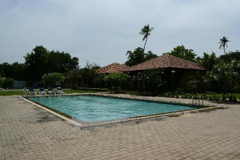 Hotel Riverside Resort And Spa Kumbakonam Exterior foto